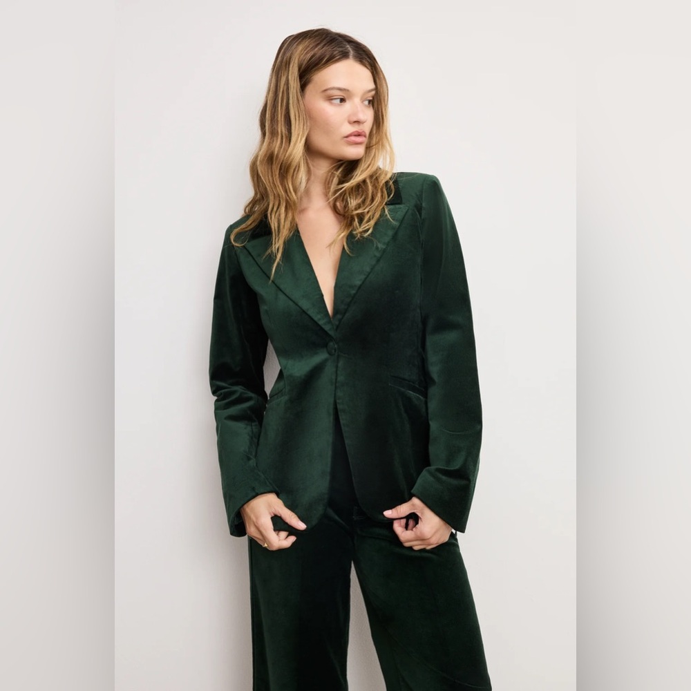 New Good American - VELVET SCULPTED BLAZER
